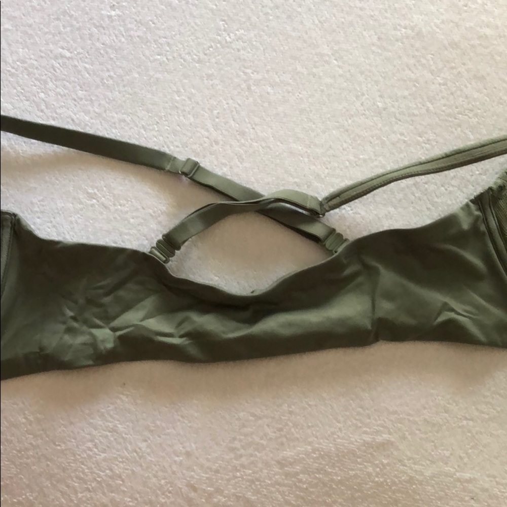 Victoria’s Secret front close perfect coverage